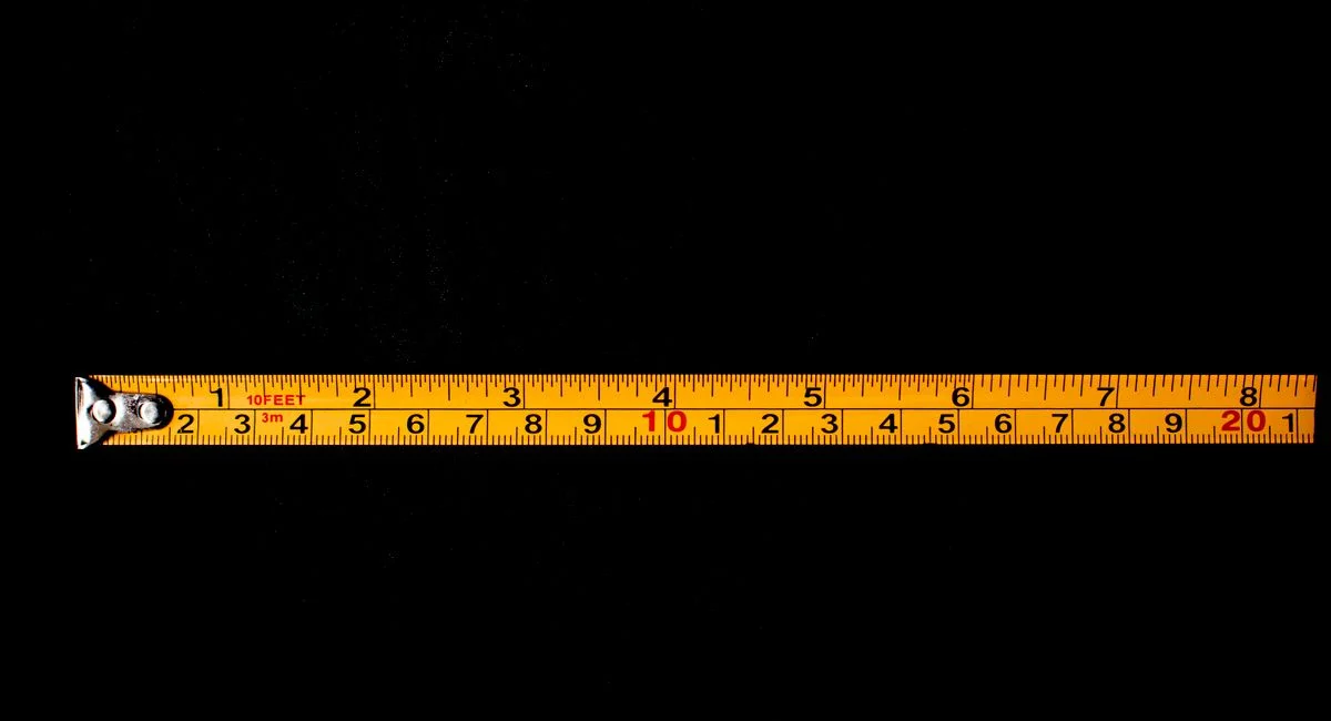 Illustration : l’âge ne change pas la formule, mais il change l’usage du résultat