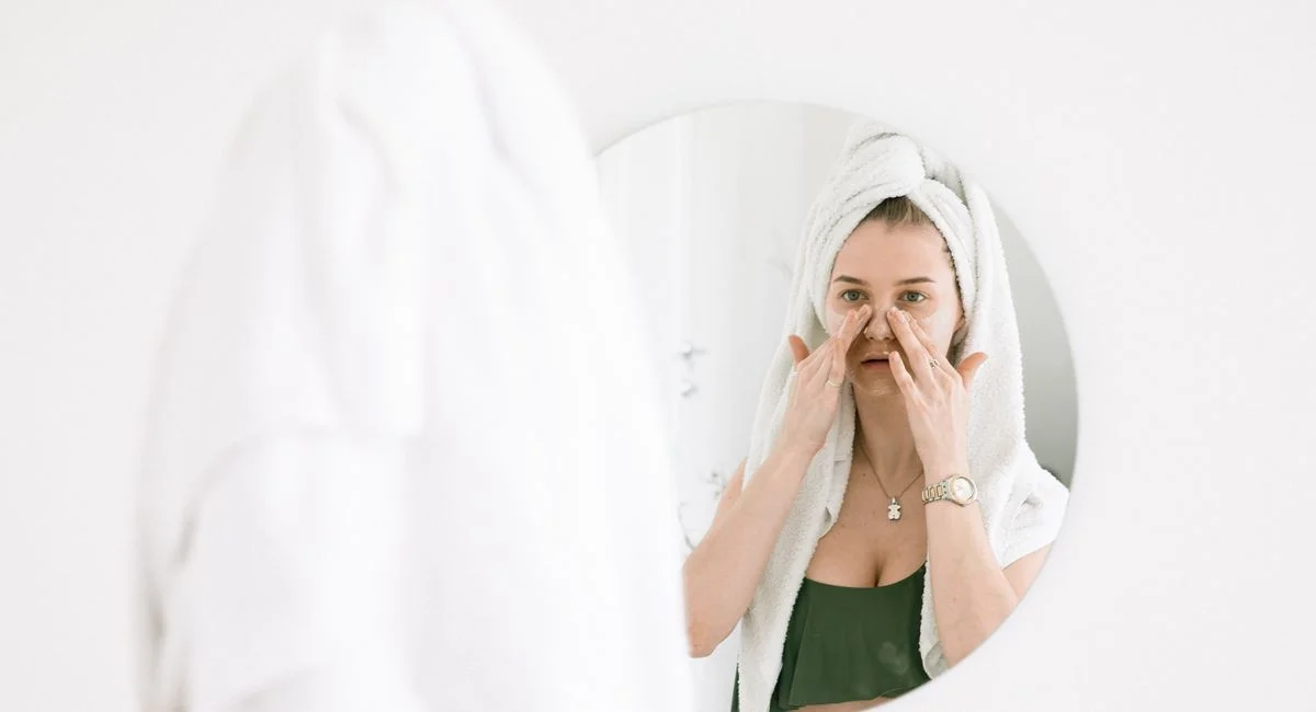 Le conseil visage éclatant qui simplifie votre routine sans sacrifier le résultat