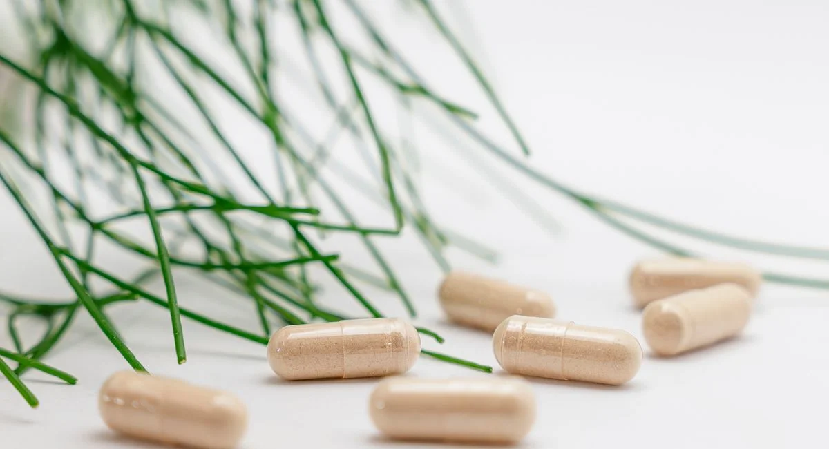 La levure de bière sur cheveux, le bon choix entre forme, cure et attentes réalistes