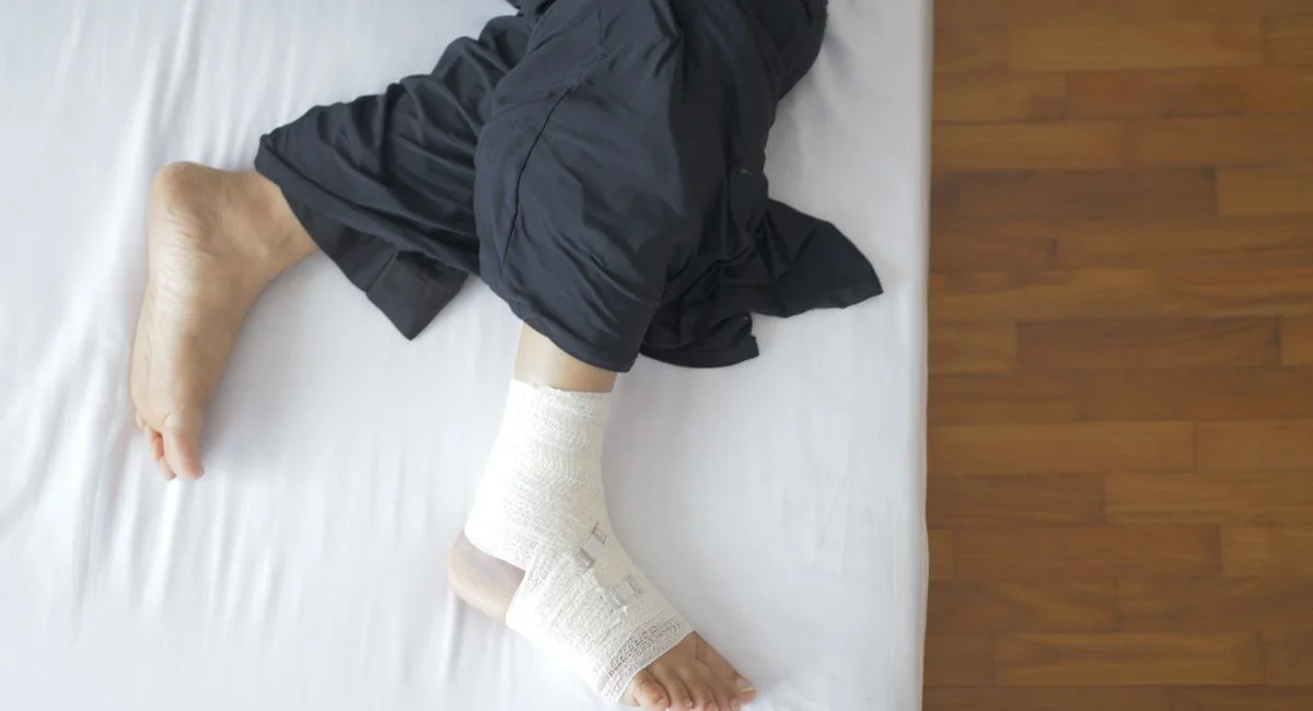 Les gestes qui soulagent une ampoule au pied sans l’aggraver